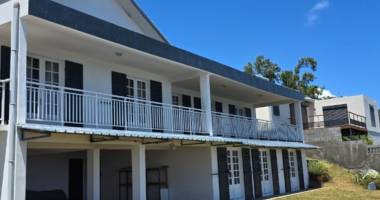 bellepierre :  grande maison de 230 m² sur 1 554 m² de terrain – fort potentiel résidentiel et professionnel