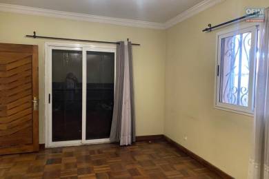 Location  Local commercial ANTANANARIVO () - MADAGASCAR