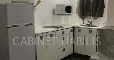 À louer - studio meublÉ d'environ 25,55 m2 - saint denis - 549.64 € cc