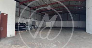 a louer local commercial ou dépot de 756m2 à jarry