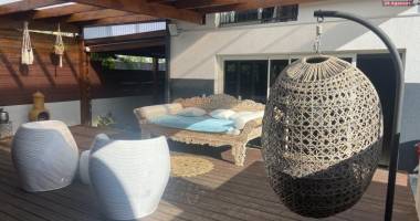 À vendre : exceptionnelle ! somptueuse villa t10 de 325 m² sur un terrain d'environ 599 m² entièrement rénovée au cœur du tampon.