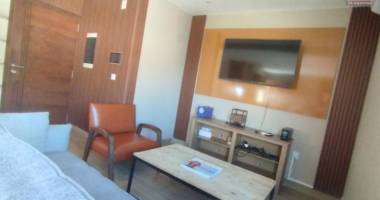 a louer un bel appartement t2, meublé, équipé, belle vue sur le rova à amparibe