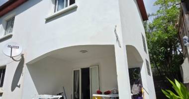 maison a étage de type t4/5 d'environ de 90m²