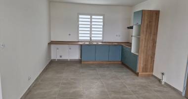 a louer appt t3 neuf dans residence de 9 logements