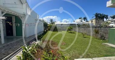 À vendre  : maison t6 À petit-bourg - 384 210,53 €