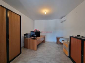 Location  Local Commercial Saint-Pierre (97410) - REUNION
