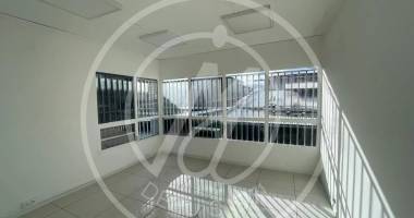 À louer : local commercial à louer 1 275 € ht/mois