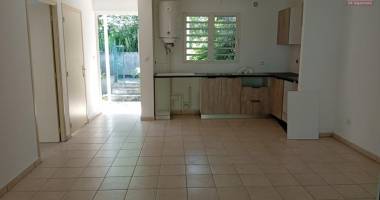 a louer appartement t2 en rez de jardin de 60 m2 a la saline les bains