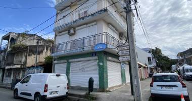 a louer local professionnel a pointe a pitre de 61m2