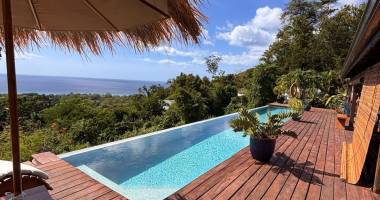 habitation de charme et d'exception + bungalow , piscines à pointe noire - belle vue sur la mer des caraibe