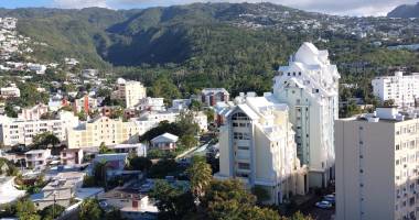 saint denis proche c.g.s.s. f4 dernier étage