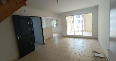 appartement t2/3 en duplex à deux pas du centre ville du tampon