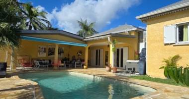 maison contemporaine avec studio, piscine et jacuzzi – sainte-marie duparc