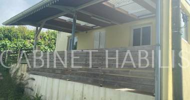 a vendre - ensemble immobilier d'environ 157.66 m2 - saint-joseph - 159 700 €.