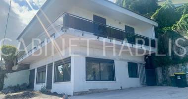 a louer - local commercial d'environ 117.24 m2 - saint-joseph - 2 160.00 €