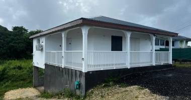 jolie villa neuve f3 meublee avec jardin a boisvin le moule - campagne calme