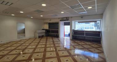 a louer – local commercial 75 m² env au centre-ville du port