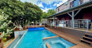 a vendre - une villa t 7 d'environ 218 m2 - les avirons - 740 000 € hai