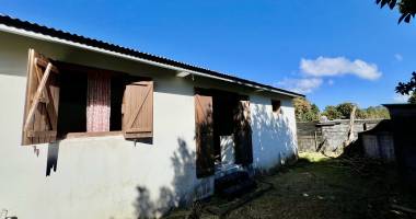 saint joseph 97480 - maison de plain pied - rafraichissement À prÉvoir - proche ecoles