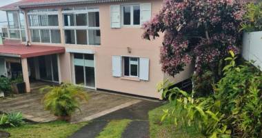 magnifique villa f5, beau jardin, À commune ango/ ste suzanne