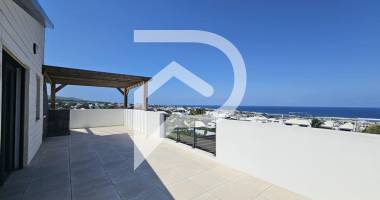 duplex t4 avec vaste terrasse panoramique, saint-pierre centre-ville