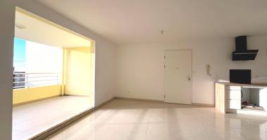 beau f2 refait à neuf bdn ste clotilde