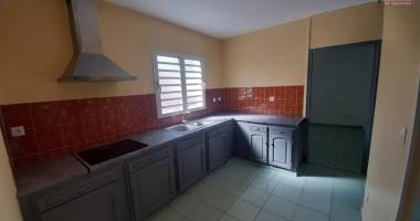 a louer appartement f3/4 au rdc au lieu dit petit bazar à saint-andré