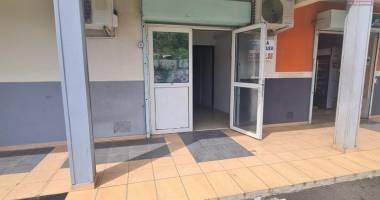 a louer local professionnel/ commercial sur sainte marie/ grande montée