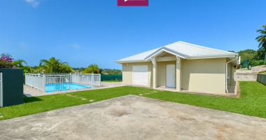 À louer   villa f5 récente de 145 m2 avec piscine   petit-bourg, secteur morne bourg