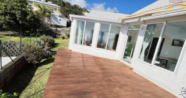 a vendre charmante villa de 4 chambres, à l'entrée de la montagne au calme d'un petit lotissement .