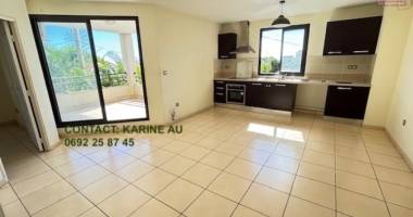 a vendre t3 à sainte clotilde dans la residence lobellia, proche commerces, universités écoles....