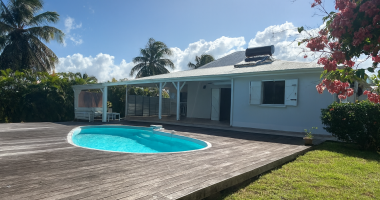 sous offre !!! vente villa f4 avec piscine   petit-bourg (la grippière)