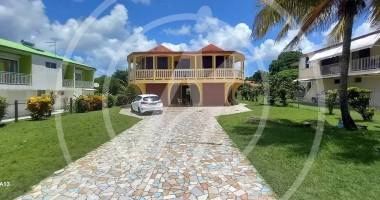 a vendre : maison 6 pieces aux abymes à 473 685€