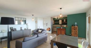 a vendre magnifique appartement t4 avec vue sur mer et 2 parkings au centre ville