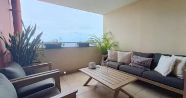 a vendre magnifique appartement 3 chambres avec vue sur mer et 2 parkings au centre ville de saint-denis