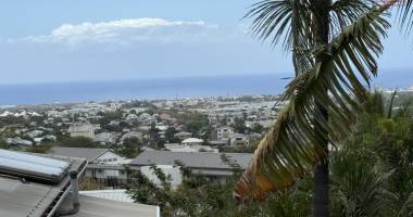 À vendre appartement f3/f4 en rez-de- jardin avec vue mer