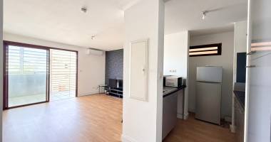 appartement t2 56m2 avec terrasse fermée   résidence sécurisée avec ascenseur