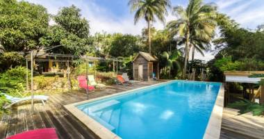 propriété de charme – maison d’hôtes sur terrain arboré de 3 000 m²