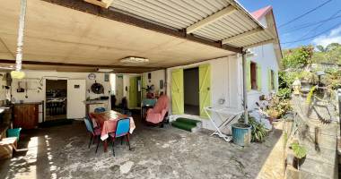 saint pierre 97410 - maison de plain pied - lumineuse - a rafraichir - secteur prise