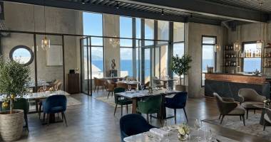 vieux fort : résidence la rose des vents,  local professionnel 103m2