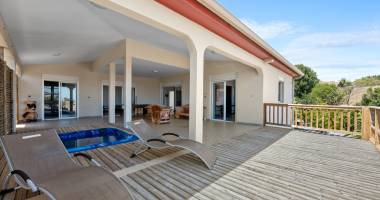 la possession (boeuf mort) - villa 7 pieces vue mer