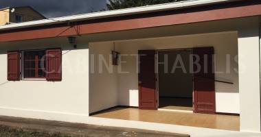 a louer - maison t5 d'environ 125,84 m2 - entre-deux - loyer 920,98 € + charges 20€