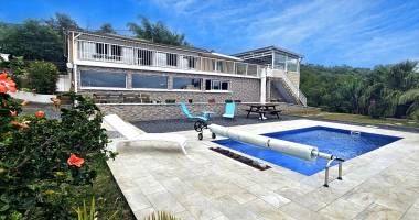 villa t6 - piscine - vue mer et nature - 165 m2 hab sur 1920 m2 de terrain constructible