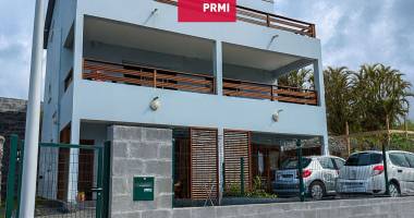 immeuble calme et lumineux avec belle vue à saint-benoît - idéal investisseur