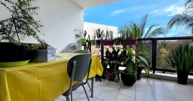 appartement t4 lumineux de 74 m2 avec terrasse à vendre   la possession saint-laurent