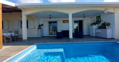 entree ouest de saint joseph, grande villa f5/6 avec piscine