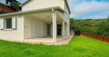 a vendre - villa récente f4 à étage , vue mer panoramique dan