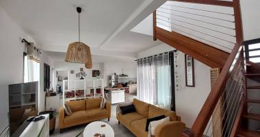 villa t4 récente, à louer sur la ravine des cabris, avec jardin - réf 1521