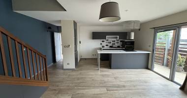 a vendre f4 centre de saint denis.