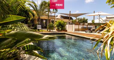 prmi st pierre : villa avec piscine, vue mer et dépendance, 97410 mont vert les bas